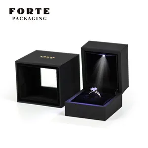 FORTE 2024 black led light boxes custom packaging jewelry pendant box customization ring boxes with spotlight