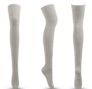 Chaussettes extra longues pour femmes Bas solides en tricot torsadé Chaussettes hautes pour les genoux Chaussettes blanches pour les <span class=keywords><strong>pulls</strong></span> hauts - Product Image 4
