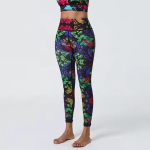 Leggings de sport de yoga personnalisés à sublimation pour femmes, séchage rapide, respirant, de haute qualité, leggings de sport pour la salle de sport - Product Image 3