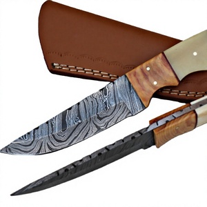 Cuchillo de caza de hoja fija de acero de Damasco con punta caída y mango de madera - Product Image 5