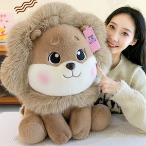 Peluche Leone Seduto 35-80cm con Imbottitura in Cotone PP, Re della Foresta, Regalo di Compleanno e Natale per Bambini, Decorazione Casa - Product Image 2