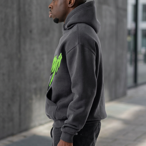 Sudadera con Capucha Gris Oscuro para Hombre, Estampado Verde Flock, Logotipo Juvenil, Estilo Casual Urbano, Corte Regular, Felpa de Algodón, Transpirable, Secado Rápido para Invierno - Product Image 6