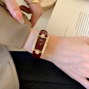 Reloj de Cuarzo Vintage IEKE Rectangular Pequeño para Mujer, Elegante, Sencillo, Moderno y Versátil con Correa de Cuero, Venta al por Mayor - Product Image 4