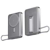 Batteries externes magnétiques 10000 mAh faciles à transporter, certifiées CE/ROHS, avec logo personnalisé, support pliable et câble intégré pour smartphone