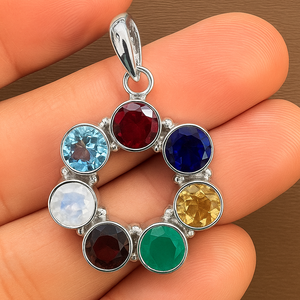 Pendentif en argent sterling plaqué rhodium multi-pierres en gros - Bijoux védiques minimalistes en pierres précieuses naturelles - Product Image 1