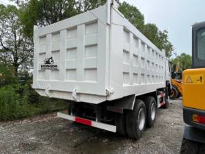 Camion benne diesel Howo 371 d'occasion, conduite à droite, 6x4, régulateur de vitesse adaptatif, boîte de vitesses automatique rapide, Euro 5, pour l'exploitation minière - Product Image 5