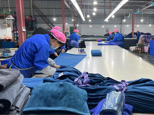 Asciugamano da Spiaggia Ecologico in Microfibra con Stampa Sublimatica di Gattine, Decorazione per Feste, Morbido e Senza Sabbia, Regalo per Ragazze - Product Image 5