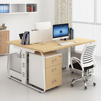 Ensemble bureau et chaise de bureau, poste de travail multi-personnes, bureau d'ordinateur avec écran, bureau pour employés, ensemble de mobilier de bureau