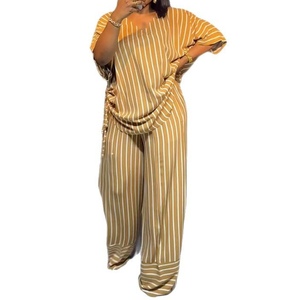 ชุดเซ็ต 2 ชิ้น เสื้อคอวีลายทางแขนสั้นทรงหลวม กางเกงขายาวทรงกว้าง แฟชั่นสำหรับผู้หญิง - Product Image 1