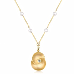 Collier élégant en or jaune 18 carats avec fleur d'alocasia, diamant et chaîne à maillons en perles d'eau douce, certifié NGTC - Product Image 1