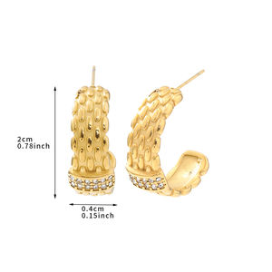 Colección de verano 2025, pendientes de aro de moda con correa de acero inoxidable hipoalergénico único de circón transparente Vintage chapado en oro de 18 quilates - Product Image 2