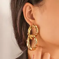 HongTong Brincos Frauen Geometrische Kette Interlocking Vergoldete Ohrringe Damen Ohrringe Großhandel Ohrring Charms