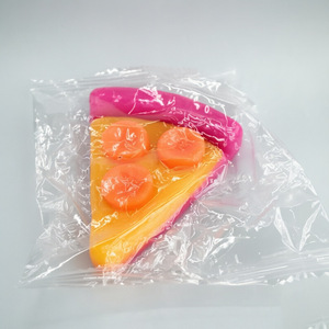Jouet Squishy en forme de tranchette de pizza rouge-violette, doux, à remontée lente, sensoriel, anti-stress, cadeau pour enfants - Product Image 4