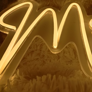 Enseigne néon LED Aladin RGB en acrylique '<span class=keywords><strong>Mr</strong></span> Mrs' – Décoration murale pour mariage, anniversaire, chambre – Lumière romantique, attrayante et durable - Product Image 3