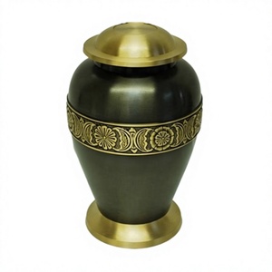 Urna Funeraria para Adultos de Latón con Grabado de Paloma y Flor Dorada, Estilo Americano, Ecológica, Duradera y Personalizable, de Calidad Superior - Product Image 1