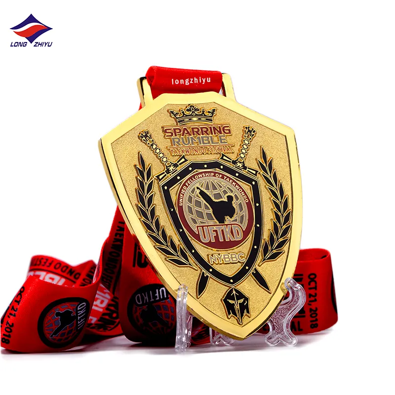 Shenzhen Longzhiyu 14 ans fabricant 2020 dernière version de la médaille en métal de taekwondo d'or de bouclier rectangulaire personnalisé