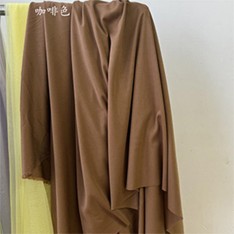 สีน้ำตาล