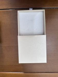 Coffret cadeau de luxe pour bijoux, avec logo personnalisé, en carton recyclé fait main, fermeture magnétique, et pochette en velours. - Product Image 6