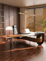 Bureau de direction artistique irrégulier, design italien moderne, en bois massif, avec pieds en métal, pour bureau de luxe à domicile