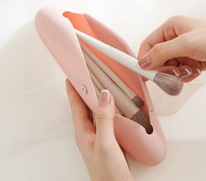 Fashion Eco-Friendly Modern <b>Silicone</b> Cosmetic Bag Makeup Brush Holder Travel-Friendly Waterproof Cosmetic Organizer Makeup <b>Tools</b> - Product Image 4