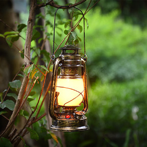 Lanterne vintage à LED avec flamme vacillante, lanterne à piles, <span class=keywords><strong>lampe</strong></span> à huile en cuivre vieilli pour le <span class=keywords><strong>camping</strong></span>, la fête de jardin, tactile - Product Image 1