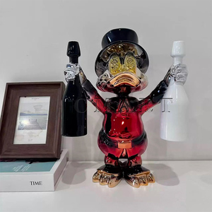 Figurines de collection For Ducks Gallery : Statue Donald Duck Dom Bottle, Statue Scrooge <span class=keywords><strong>Mc</strong></span> Duck Love en résine/fibre de verre pour l'art, thème Champagne et Vin - Product Image 1