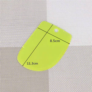 <b>Baking</b> Scraper <b>Set</b> 3 Pieces Plastic Rectangle Reusable Cake Tools 8cm x 11.5cm - Product Image 3