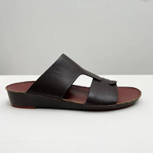 Vente en gros usine – Nouvelles sandales d'été haut de gamme pour hommes en cuir de vachette, cousues à la main, à semelle épaisse, tendance, polyvalentes et décontractées - Product Image 1