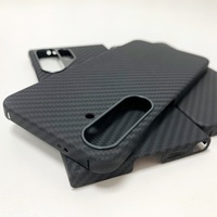 Étui de téléphone portable magnétique anti-rayures en fibre d'aramide véritable noir mat de luxe de haute qualité OEM ODM
