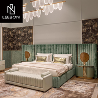 Ensemble de meubles de chambre à coucher de luxe moderne de conception italienne sur mesure au prix d'usine, lit de chambre rembourré avec tête de lit