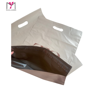 Sac d'expédition en papier kraft TRESSES pour extensions de cheveux de luxe avec poignée, emballage protecteur, impression offset - Product Image 3