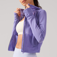 Veste à capuche légère à manches longues pour femmes, protection solaire UPF50+, respirante, extensible dans 4 directions, séchage rapide, avec trous pour les pouces