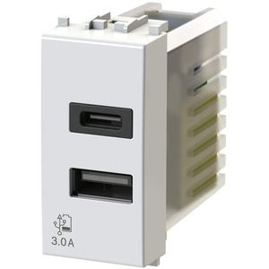 4Box Prise murale intelligente USB 3.0A Blanche Prise italienne Utilisation universelle - Product Image 1