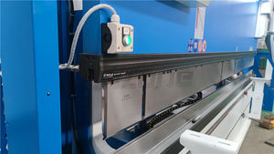 2025 CHZOM Fournisseur Presse plieuse automatique 63 tonnes avec système de serrage rapideLit de travail 4000mm - Product Image 5