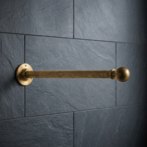 Toallero de Pared de Latón, Redondo, Estilo Tradicional, Acabado Metálico Resistente al Óxido - Product Image 1