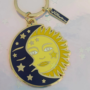 Porte-clés en émail personnalisé en forme de raquette de tennis, porte-clés en émail dur - Product Image 1