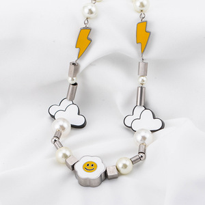 สร้อยคอแฟชั่นสไตล์พังก์ฮิปฮอปประดับมุกไทเทเนียมรูปเมฆหน้ายิ้มลายการ์ตูนสำหรับงานปาร์ตี้ - Product Image 1