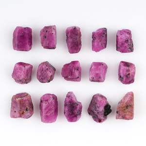 Piedra de Rubí Natural de 50 Quilates, Cristales Crudos para Joyería, Gemas Sueltas de Forma Irregular Roja - Product Image 2