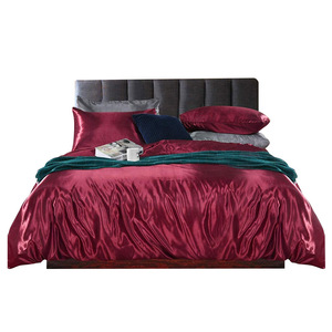 Parure de lit de luxe en soie 4 pièces, couleur unie rouge, pour lit de 2,0 m, idéale pour célébrations de mariage - Product Image 4
