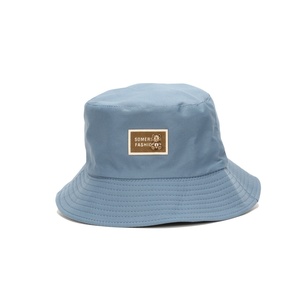 Chapeau Bob Femme Printemps-Été Blanc Polyvalent avec Motif Petit Ours Respirant Protection UV - Product Image 3