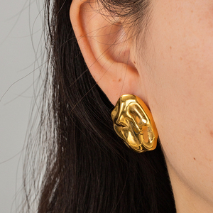 Boucles d'oreilles clous martelées en acier inoxydable pour femmes, Joyas <span class=keywords><strong>Les</strong></span> Bijoux Pour Femmes En Acier Inoxidable, Joyeria De Oro Laminado Aretes - Product Image 1
