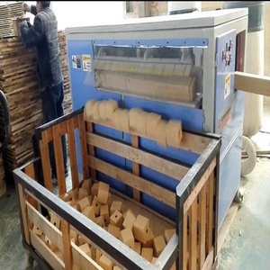 Machine à scier circulaire multi-lames pour blocs de palettes compressés à découpe verticale - Product Image 4