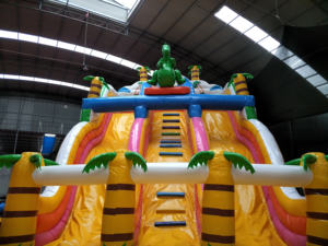 Scivolo d'Acqua Gonfiabile Colorato con Piscina <span class=keywords><strong>per</strong></span> Noleggio, Scivolo Bagnato Resistente <span class=keywords><strong>per</strong></span> <span class=keywords><strong>Adulti</strong></span>, Intrattenimento <span class=keywords><strong>per</strong></span> <span class=keywords><strong>Feste</strong></span> all'Aperto in Giardino - Product Image 4