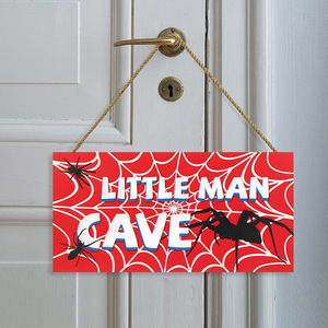 En gros Plaque murale en bois pour décoration de chambre d'enfants et de garçons, motif 'Little Man Cave' avec toile d'araignée rouge et araignée noire - Product Image 3