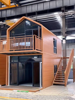 Capsule spatiale urbaine haut de gamme en acier préfabriqué, maison mobile au design triangulaire, villa/appartement moderne de luxe avec chambre et salon