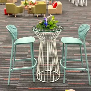 Modern tasarım Nordic gece kulübü Metal sandalye tel Metal çerçeve kahve kokteyl ahşap yuvarlak demir yükseklik açık masa