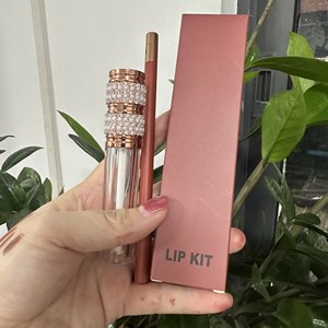 Lipstik Cair <span class=keywords><strong>Matte</strong></span> 8 Warna Low Moq, Pigmentasi Tinggi, Tahan Air, Vegan, <span class=keywords><strong>Lip</strong></span> Liner, <span class=keywords><strong>Lip</strong></span> <span class=keywords><strong>Gloss</strong></span>, <span class=keywords><strong>Lip</strong></span> Kit, Private Label - Product Image 4