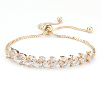 Bracelet élégant en or rose pour femme avec chaîne et maillons Accessoire de bijoux de mode tendance