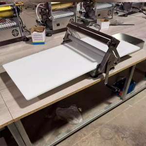 Nouvelle <span class=keywords><strong>Laminoir</strong></span> à Pâte Manuel avec Étirement Uniforme pour Croissants, Pâtisseries et Pâtes de Boulangerie, Marque Birui, Utilisation en Moulin à Farine - Product Image 5