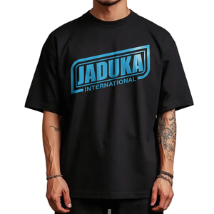 แนะนำเป็นอย่างยิ่ง! เสื้อยืดคอกลมโอเวอร์ไซส์สีดำสำหรับผู้ชาย ผ้าฝ้ายพรีเมียม พร้อมลายพิมพ์โลโก้สีน้ำเงิน สไตล์สตรีทแฟชั่น - Product Image 1